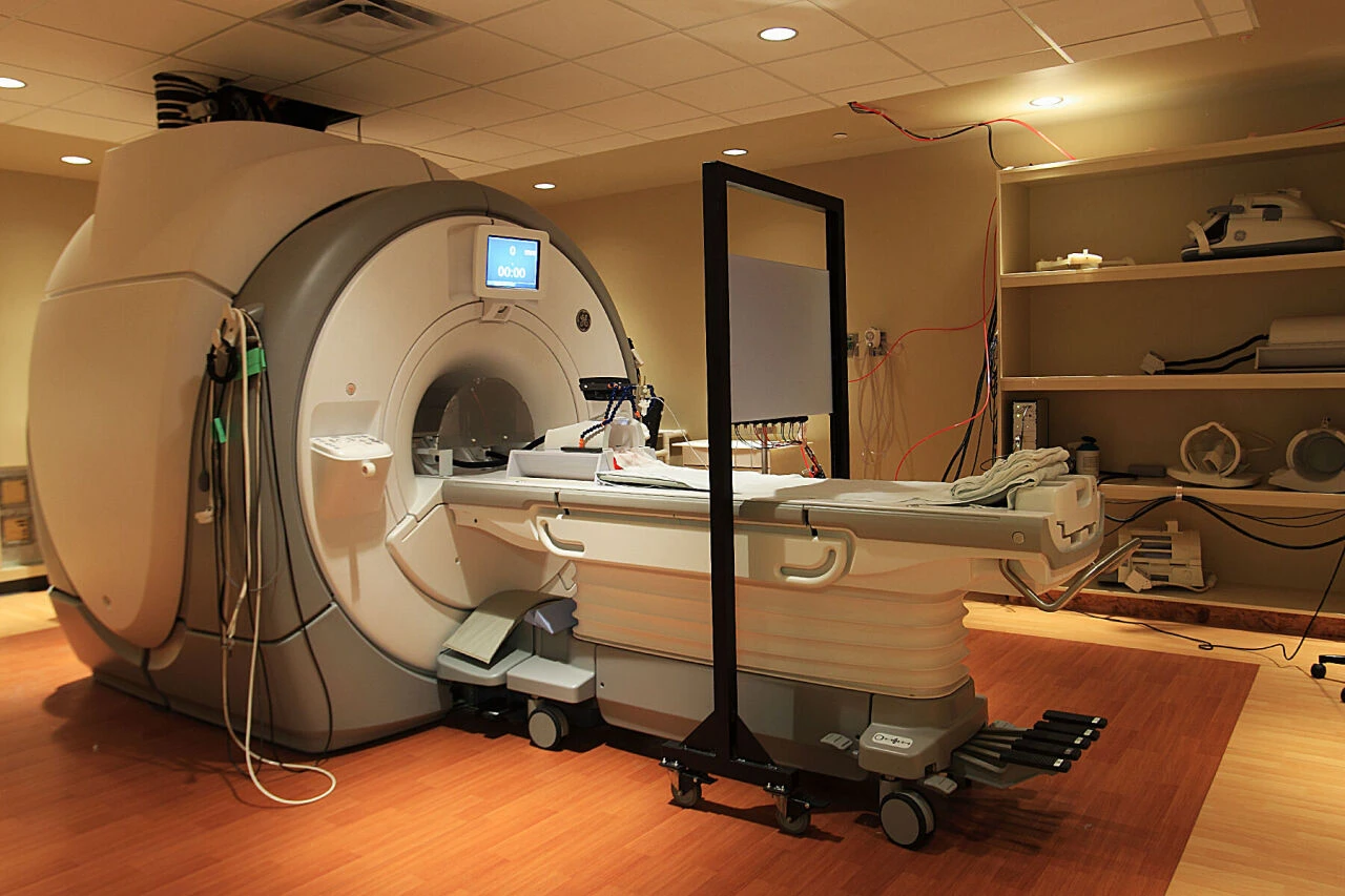 GE Discovery MR750 3T MRI Scanner, 32 Channel — Radiology & Capital Imaging — view 2