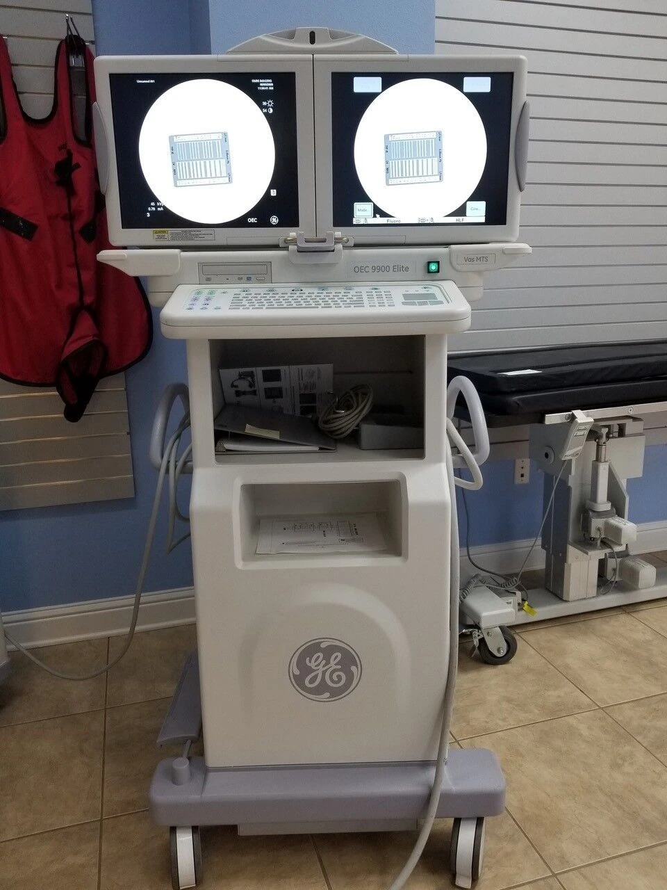 GE OEC 9900 Mobile C-Arm, Refurbished — Radiology & Capital Imaging — view 2