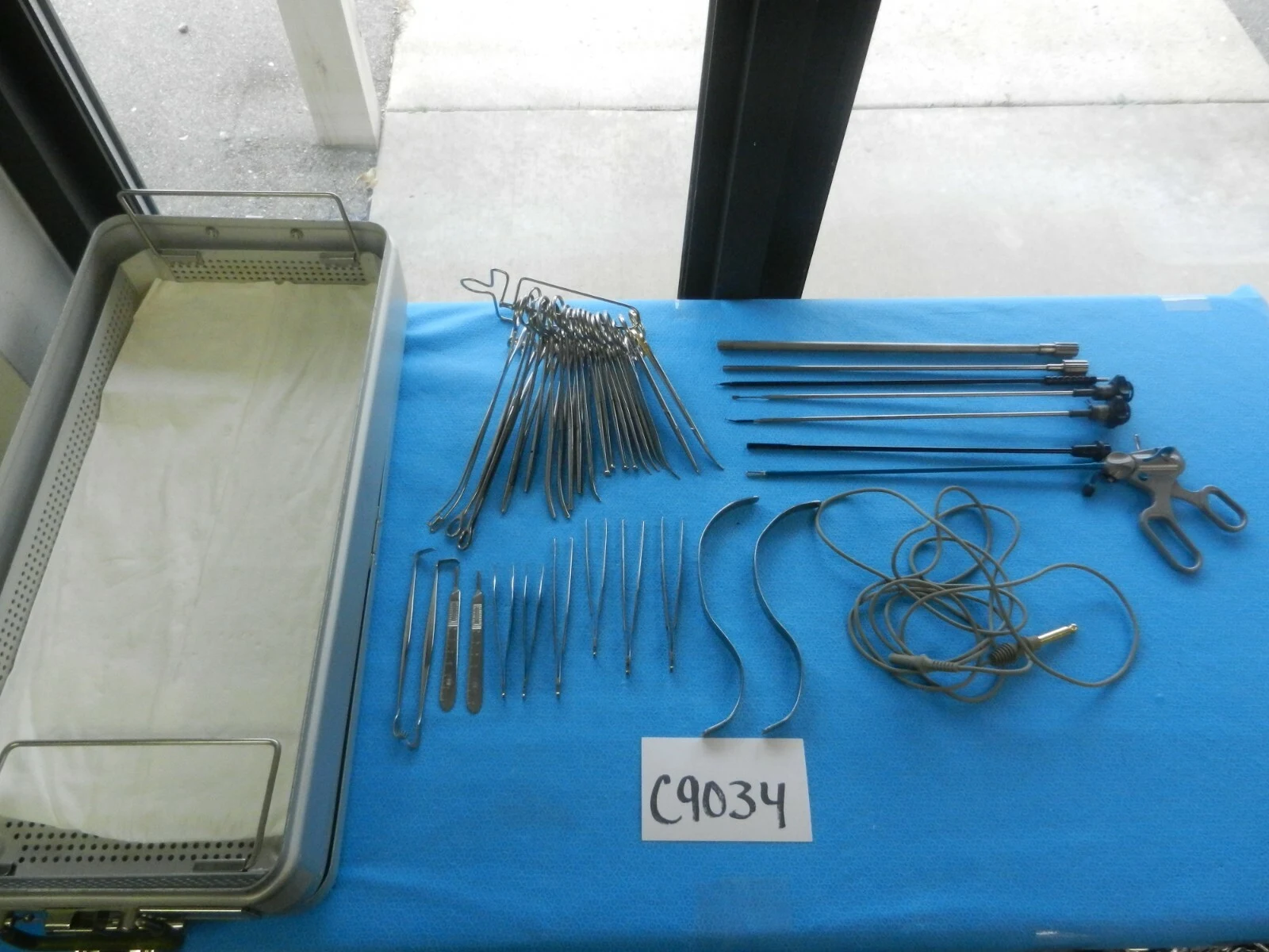 Laparoscopic Cholecystectomy Instrument Set with Case, Conmed and Stryker