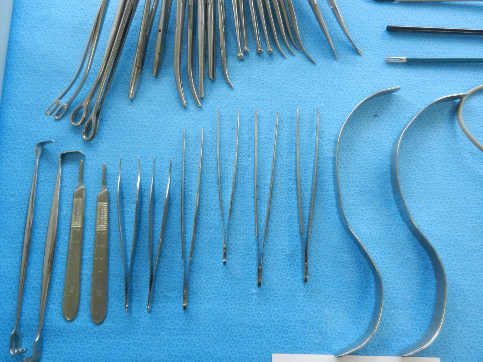 Laparoscopic Cholecystectomy Instrument Set with Case, Conmed and Stryker — Instruments — view 6
