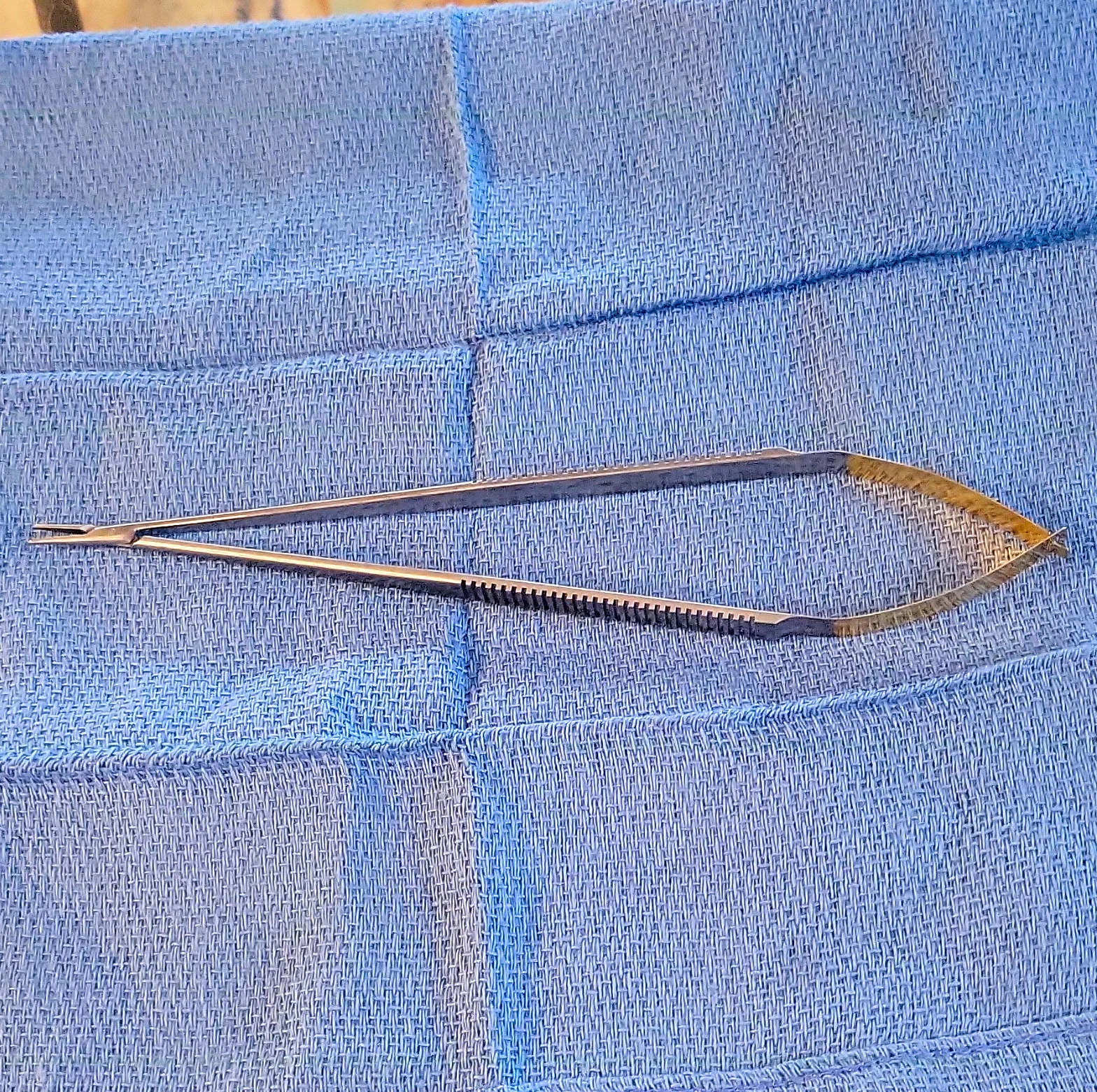 Aesculap FM548R Castroviejo Needle Holder, Non Locking