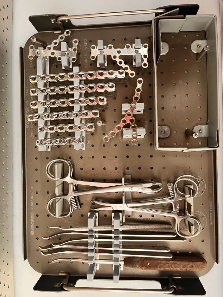 Synthes Small Fragment Instrument Set in Sterilization Case — Instruments — view 3