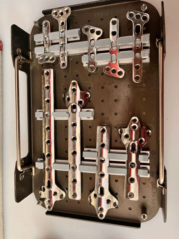 Synthes Small Fragment Instrument Set in Sterilization Case — Instruments — view 5