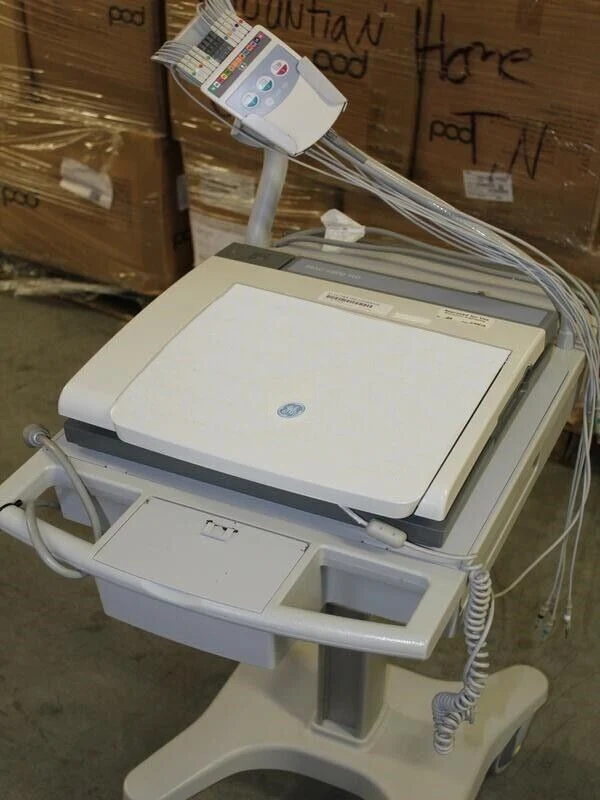 GE MAC 5500 HD ECG Machine on Cart — Defibrillators & ECG — view 3