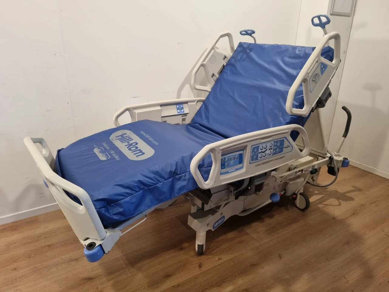 Hill-Rom TotalCare P1900 ICU Bed with Integrated Air Mattress