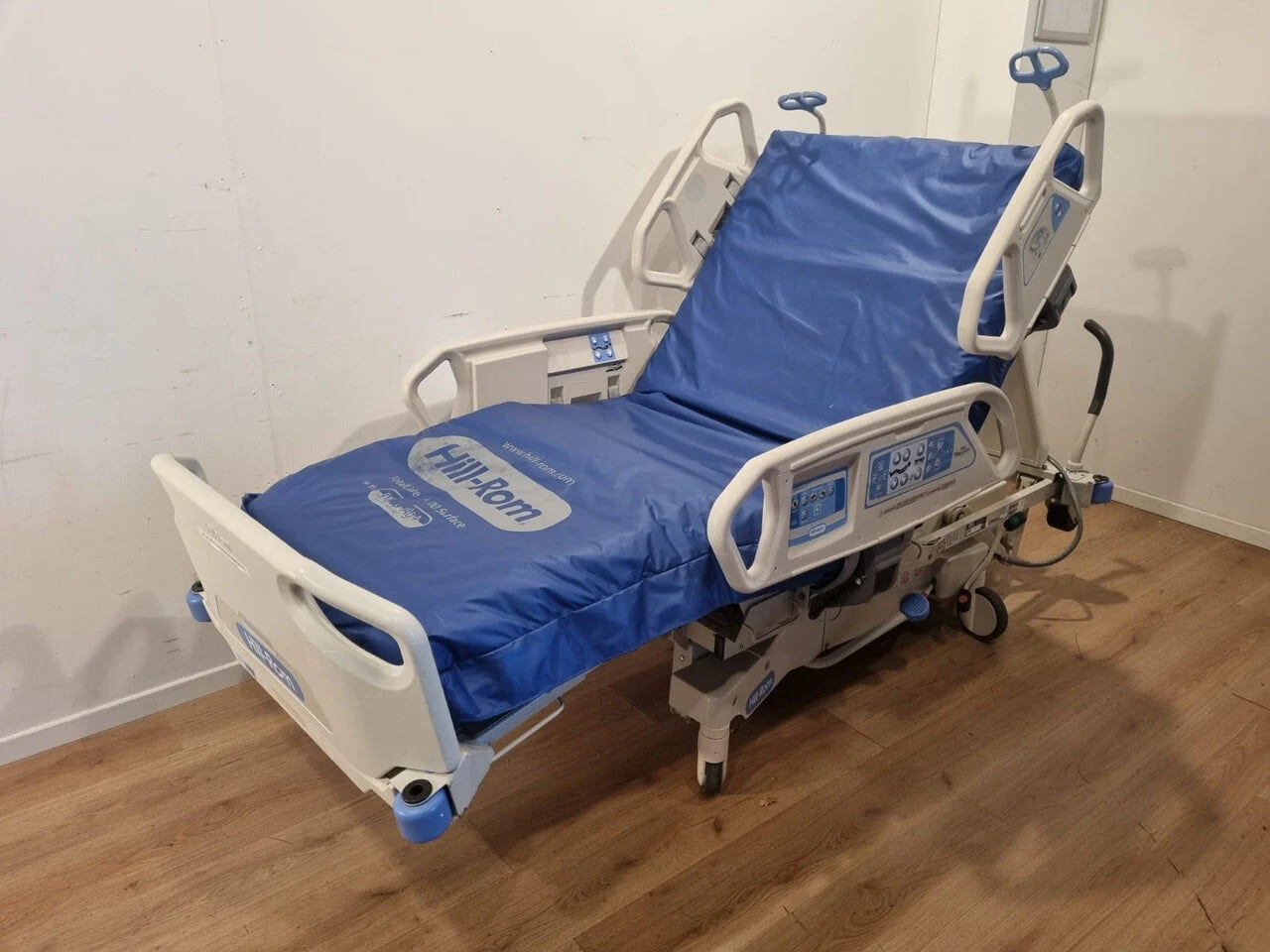 Hill-Rom TotalCare P1900 ICU Bed with Integrated Air Mattress — Hospital Furniture & OR Tables — view 2