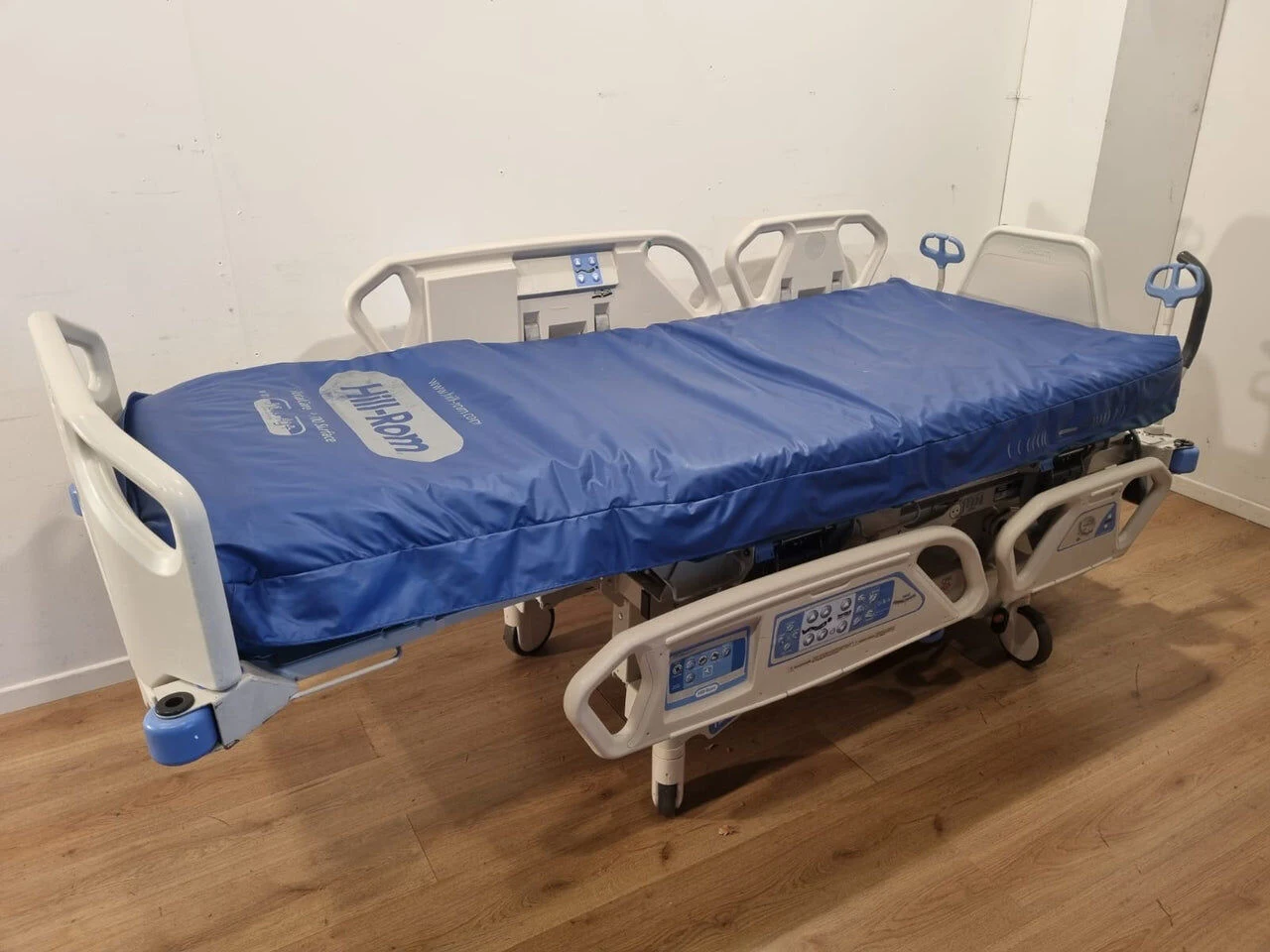 Hill-Rom TotalCare P1900 ICU Bed with Integrated Air Mattress — Hospital Furniture & OR Tables — view 6