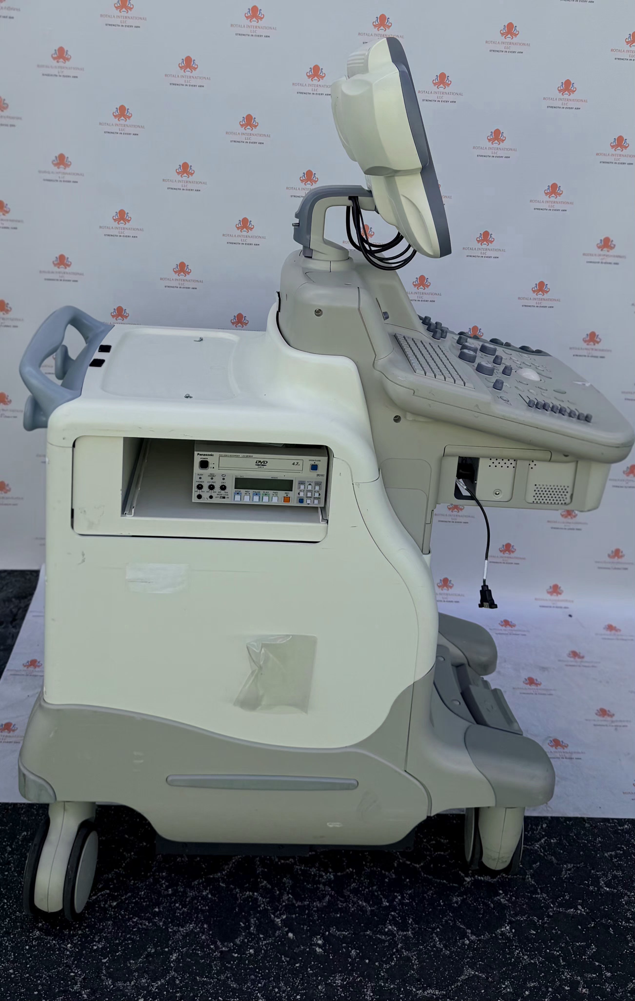 GE Logiq 5 Ultrasound System with Printer & DVD Recorder — Ultrasound Machines — view 8