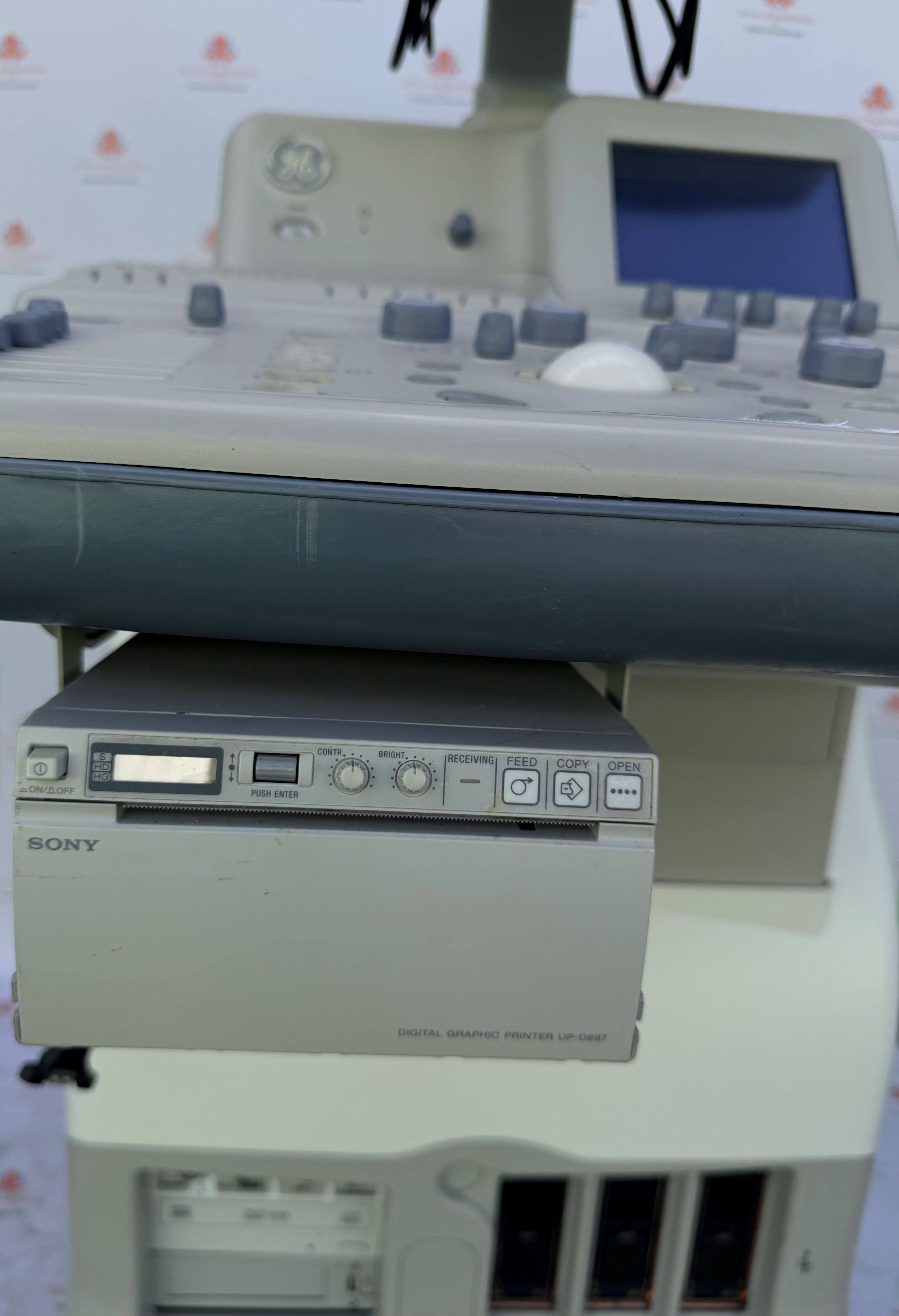 GE Logiq 5 Ultrasound System with Printer & DVD Recorder — Ultrasound Machines — view 10