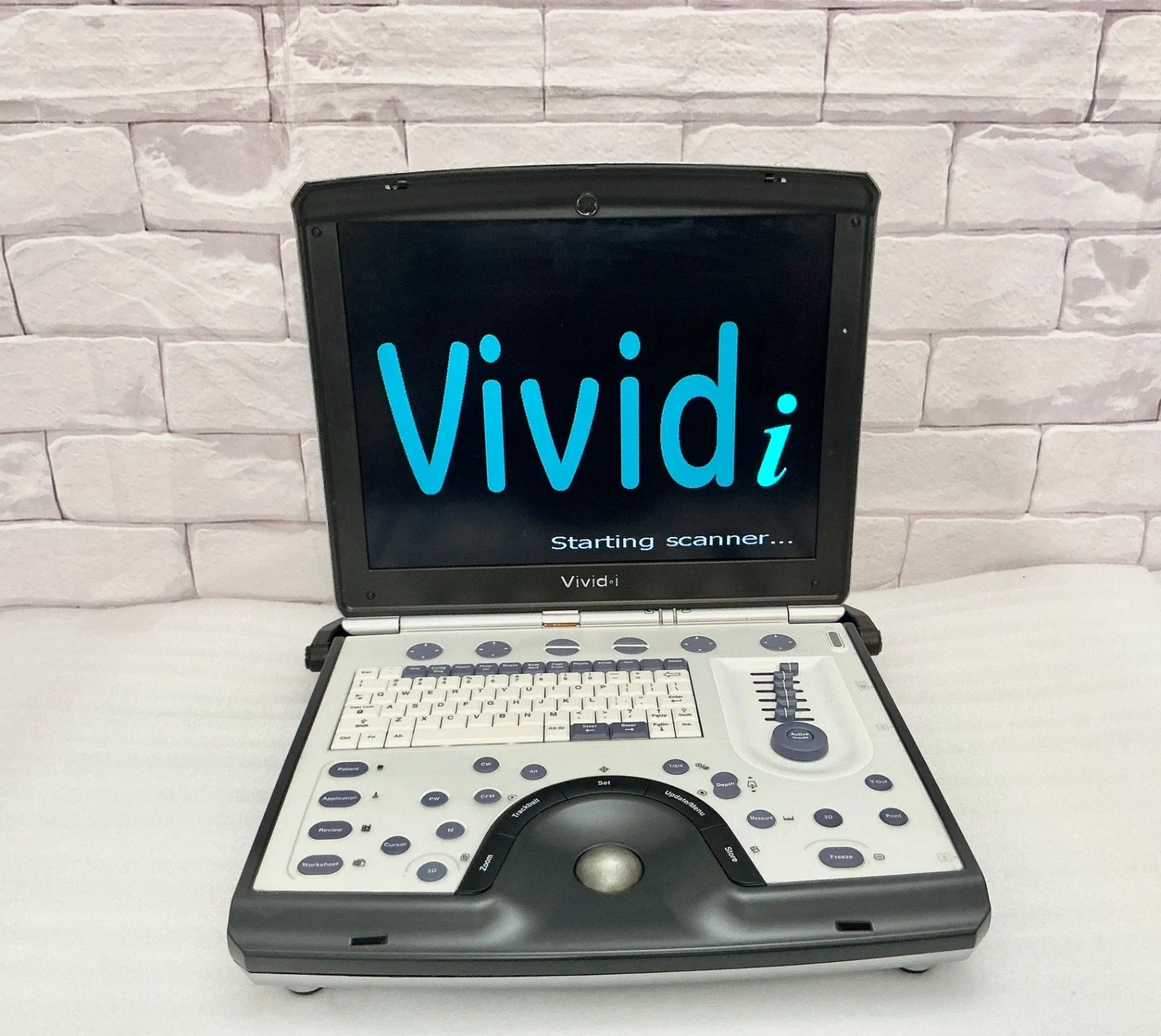 GE Vivid i Portable Cardiac and Pediatric Ultrasound with 10S-RS and 8C-RS Probes, All Options