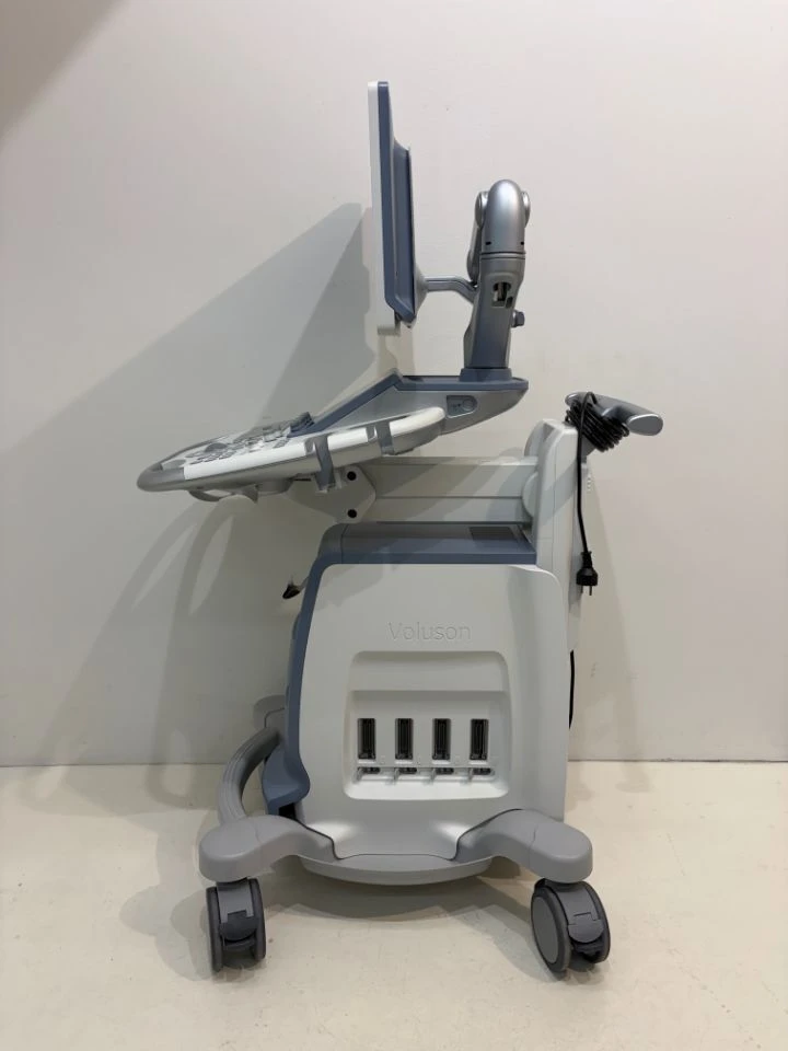 GE Voluson S10 Expert BT18 4D Ultrasound, 2021, French Keyboard — Ultrasound Machines — view 2